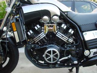 Vmax engine - V4 1200cc power cruiser musclebike